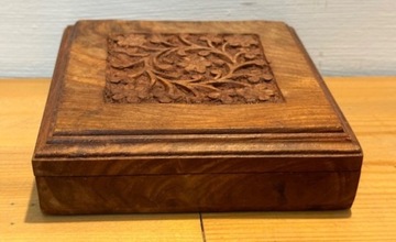 Stara drewniana szkatułka 