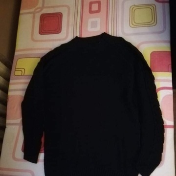 Czarny długi swetr 