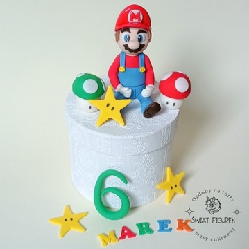 Super Mario z masy cukrowej na tort