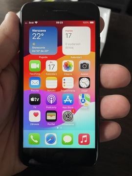 iPhone SE 2020 czarny 64 GB w bardzo dobrym stanie