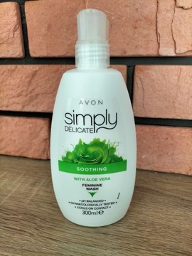 AVON płyn do higieny intymnej z wyciągiem z aloesu