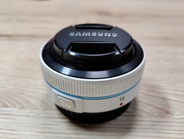 Obiektyw Samsung NX 16mm f/2,4