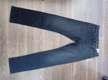 Nowe jeansy Boss rozmiar 34/34