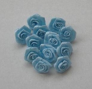 Niebieskie różyczki satynowe atłas 13mm 10sz-3,2zł