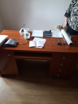 Dwa biurka do sprzedaży 