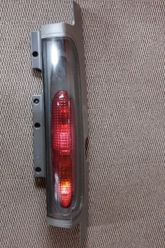 Lampa tylna prawa Trafic Vivaro 2001-2006