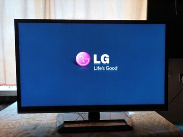LG Smart TV 42" 42LS570S