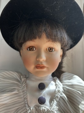 Porcelanowa lalka