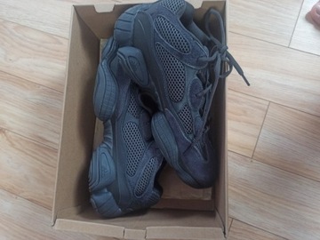 Yeezy 500 czarne (prawdopodobnie podrobione) 