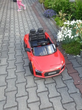 Autko dla dziecka Audi Cabrio elektryczny