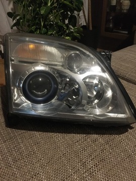 lampa przednia prawa xenon skretny