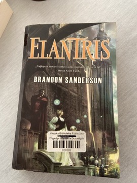 „Elantris” Brandon Sanderson