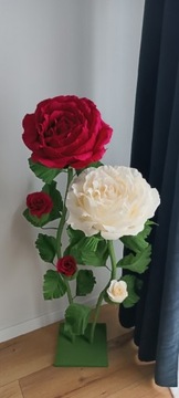 Kwiaty giganty,róże wykonane z włoskiej krepiny 