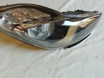 Lampa prawy przód Hyundai ix20 - 92102-1KXXX