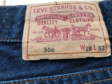 Spodnie marki LEVI STRAUSS  28x32  506