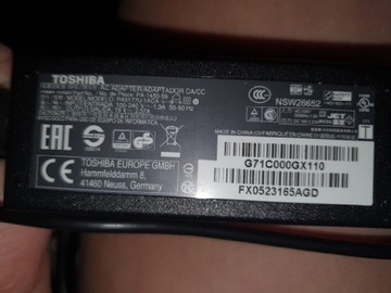 Oryginalna ładowarka  Toshiba do laptopa 19V