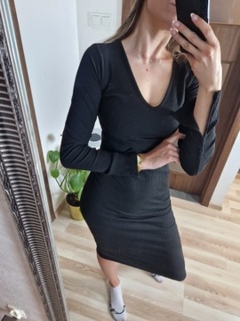 Czarna dopasowana długa elastyczna sukienka