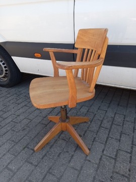 Krzesło obrotowe drewniane disein projektant
