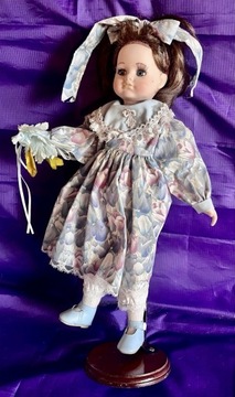 Porcelanowa kolekcjonerska lalka