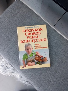 Książka "Leksykon chorób wieku dziecięcego" 