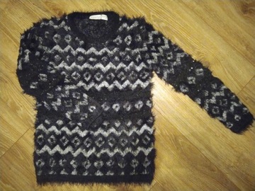 Sweterek dla dziewczynki włochaty r. 128