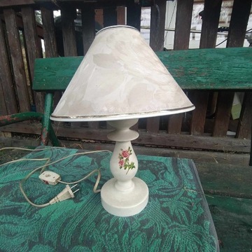 Lampa stołowa