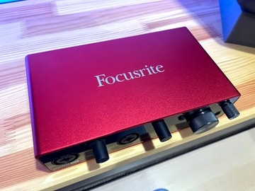 Focusrite Scarlett 4i4 - stan idealny