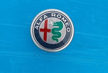 Alfa Romeo stelvio znaczek emblemat przód 