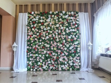 Ścianka weselna kwiatowa dekoracja