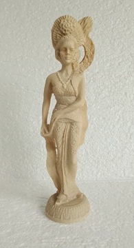 Figurka hinduskiej kobiety, alabaster 