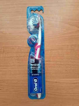 Szczotka do zębów Oral-B 3D WHITE (15) HR-15