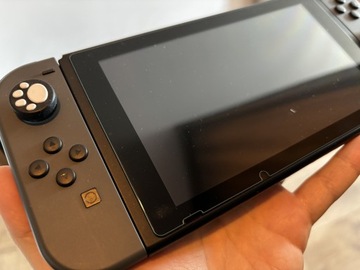 Nintendo Switch V2 + pełny komplet + etui