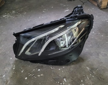 Mercedes W213 lampa lewa