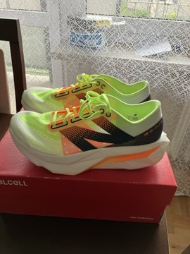 Buty New Balance FuelCell SuperComp Elite v4 nr 43