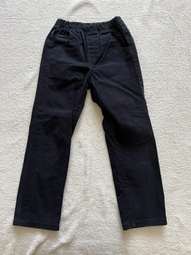 Spodnie materiałowe czarne r. 110 na gumce