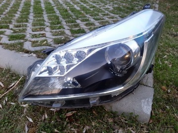 Toyota Yaris Europa lampa przednia lewa Led soczew
