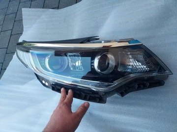 Kia Optima lampa prawa Xenon Led 92102D4070