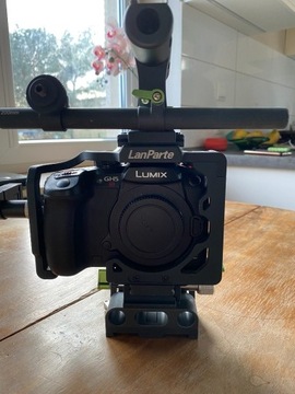 Panasonic Lumix gh5s + klatka Lanparte GH5K-01 (2)