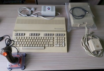 Commodore 128 + stacja dysków 1541-II 