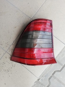 Lampa lewy tył mercedes w202 kombi