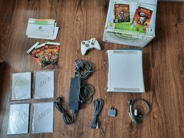 Konsola Xbox360 +karton +papiery +Pad+Gry XBOX 360