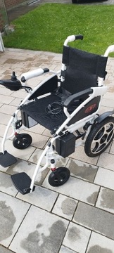 Nowy elektryczny wózek inwalidzki 