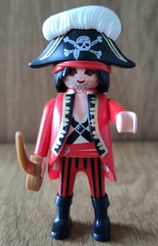 Figurka pirata