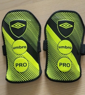 Umbro pro ochraniacze piłkarskie na goleń