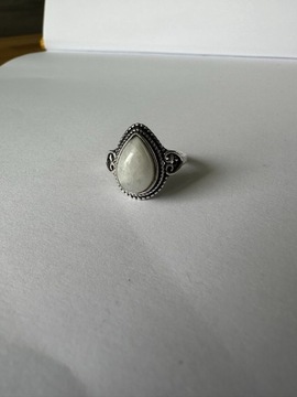 pierścionek srebrny kamień księżycowy r 14 Indie unikat