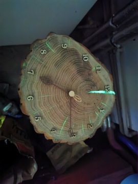 Zegar drewniany plaster drewna 
