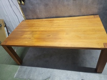 Stół sosnowy - naturalna elegancja