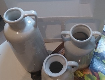 Zestaw trzech ceramicznych wazonów firmy Teresa's 