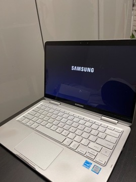 Samsung Laptop 2in1 + tablet 9 13’3 256GB RAM 8GB