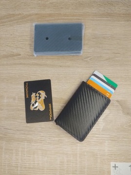 Portfel na karty, mały, zgrabny, dostojny, ochrona RFID